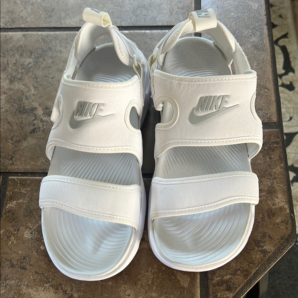 Nike Owaysis White Sandals